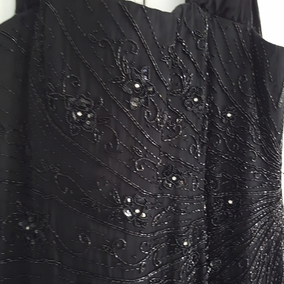 Dress - Picture 3 of 4